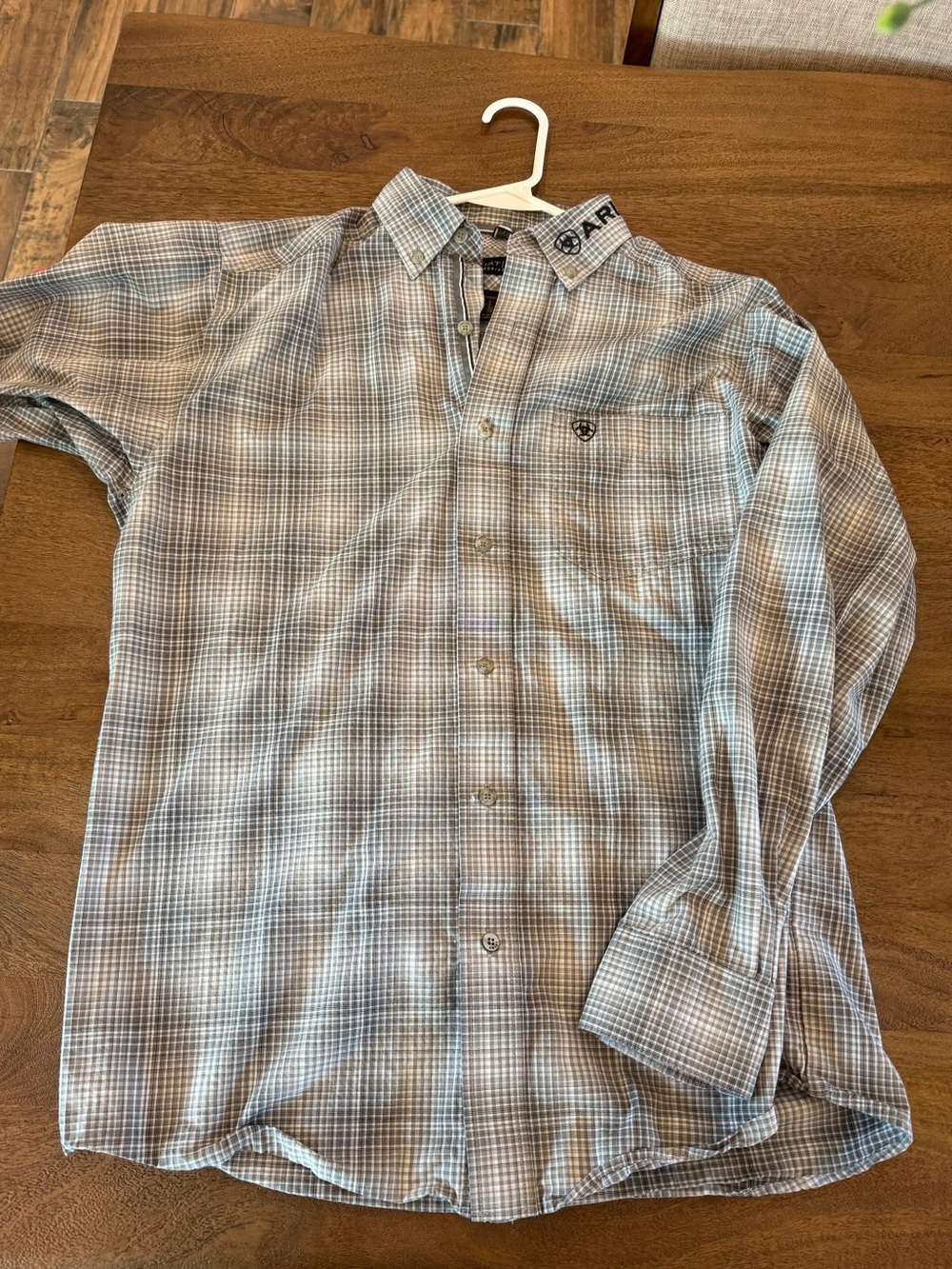 Ariat Men's grey Plaid Button-Down Shirt